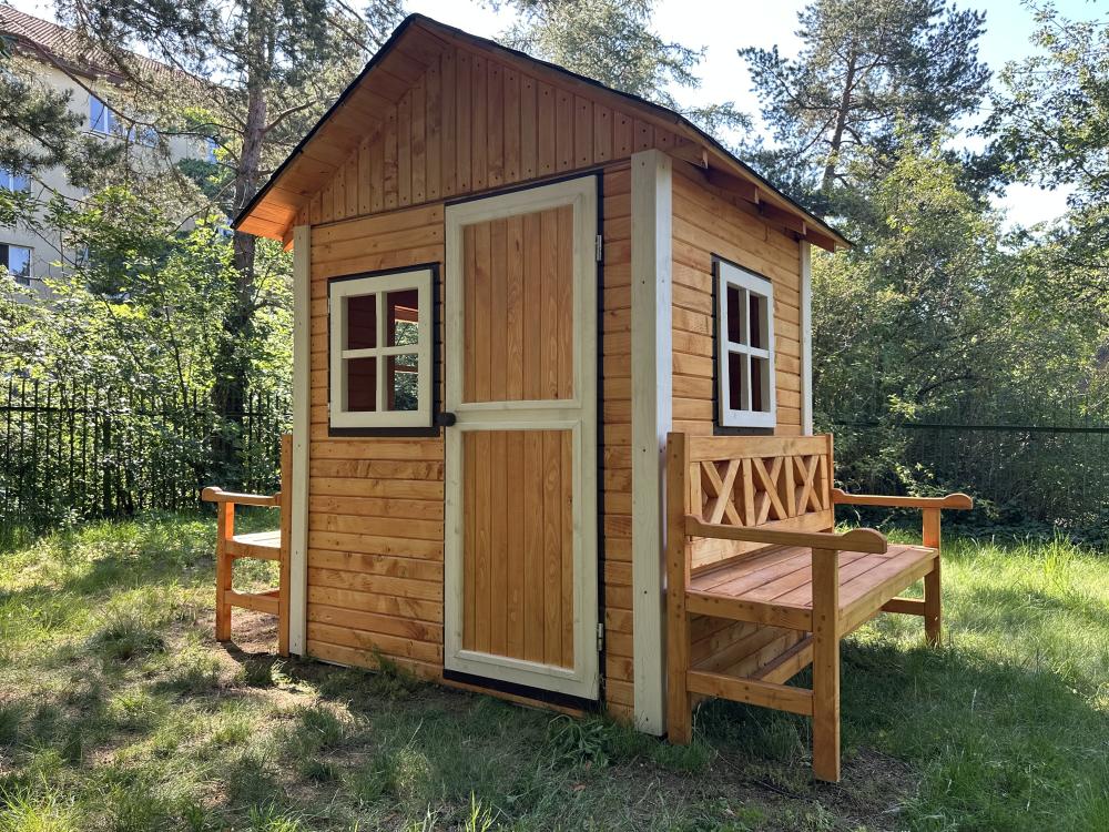 Zahradní domek z vánočního stromu